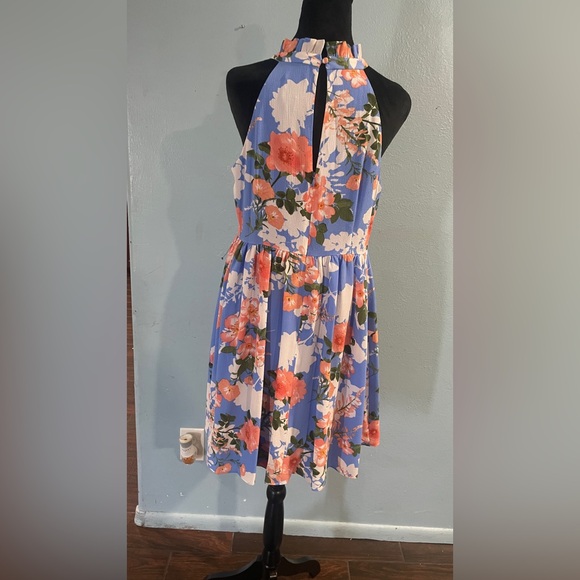 VINCE CAMUTO
Flare Dress Blue Size 8 - Picture 7 of 10